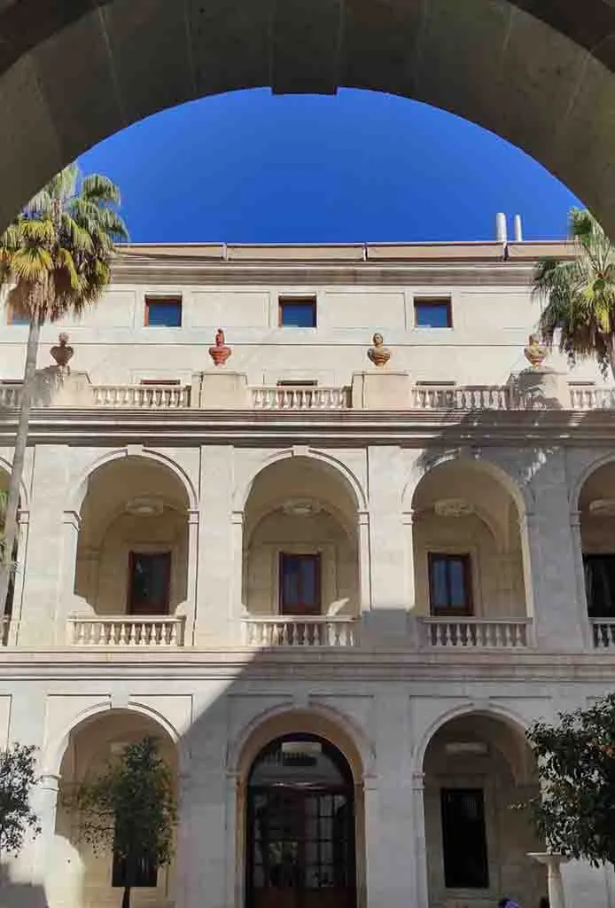 Museo de Málaga Palacio de la Aduana